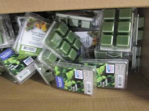 box of wax melts ...
