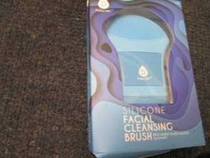 Pursonic Silicone Facial Cleansing ...