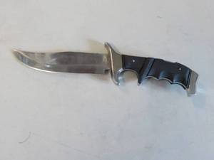 lot 10 image: Pakistan Knife...