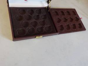 lot 18 image: Metal Collectible Display Case...
