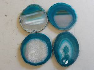 lot 20 image: 4 Flat Polished Agates- would make ...