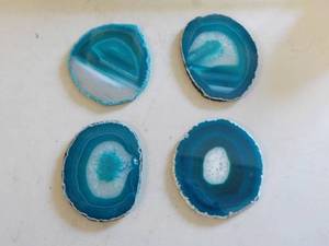 lot 21 image: 4 Flat Polished Agates- would make ...