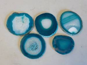 lot 22 image: 5 Flat Polished Agates- would make ...