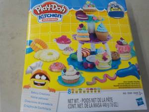 lot 234 image: Play Doh Kitchen Creations...