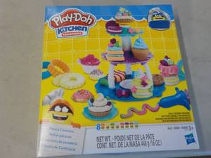 lot 236 image: Play Doh Kitchen Creations...