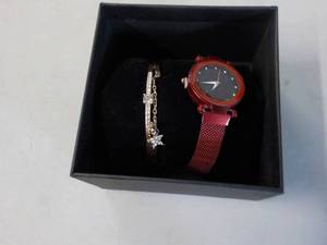 lot 252 image: Bracelet and Watch Gift Set...