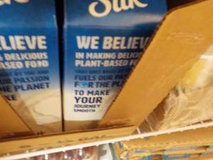 lot 313 image: All Food on Shelf 4...