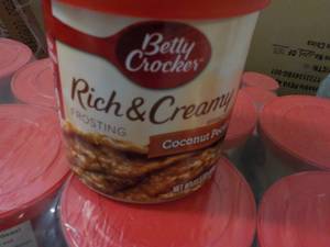 lot 366 image: 2 - 8 Packs Betty Crocker Coconut P...