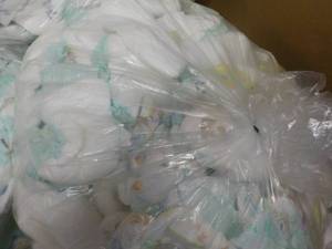 lot 381 image: Bag of 100 or so Newborn -3 months ...