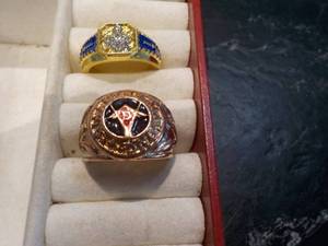 lot 60 image: 2 Mens size 9 Rings...