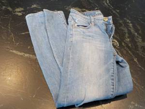lot 98 image: American Eagle Jegging Jr size 6...