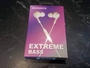 lot 103 image: Set of 2 Magnavox Extreme Bass Earb...