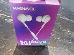 lot 104 image: Set of 2 Magnavox Extreme Bass Earb...