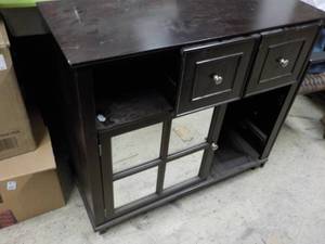 lot 86 image: Wood TV Stand- Drawers need to be r...