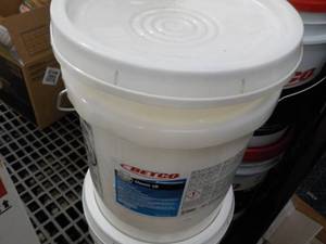 lot 111 image: 5 Gallon Pail BETCO Simplicity Laun...