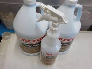 lot 114 image: 2 Gallon Jugs Betco Spray Foam Ultr...