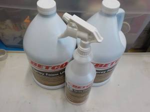 lot 118 image: 2 Gallon Jugs Betco Spray Foam Ultr...