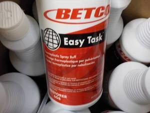 lot 120 image: Case of 12 - 32 oz Bottles Betco Ea...