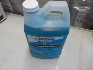 lot 137 image: Betco 2 Liter Bottle Ocean Breeze D...