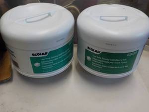 lot 138 image: 2 - 6 lb. Jugs Ecolab Low Temp Laun...