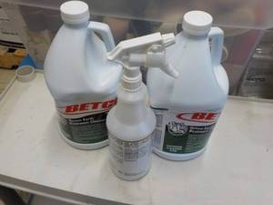lot 140 image: 2 Gallons Betco Restroom Cleaner an...