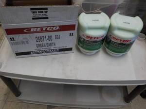lot 143 image: 2 - 4 lb. Jugs Betco Pot and Pan De...