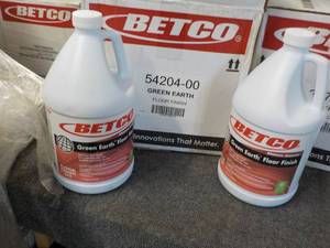 lot 156 image: 2 Gallons BETCO Green Earth Floor F...