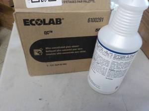 lot 163 image: 2 - 1.3 Liters Jugs Ecolab Ultra Co...