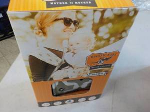 lot 165 image: Rockin Baby Sling retail $52...