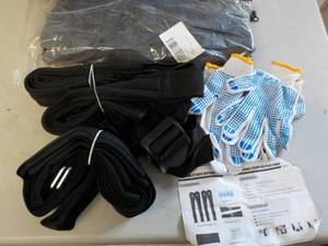 lot 167 image: Set of 2 Moving Straps and Gloves...