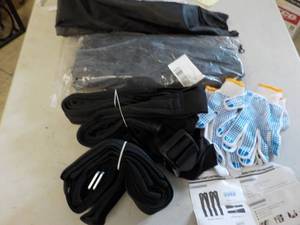 lot 169 image: Set of 2 Moving Straps and Gloves...