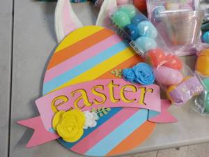 lot 175 image: Easter Dcor and more- see all pic...