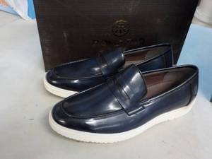 lot 185 image: Romarrio Navy Shoes size 8M...
