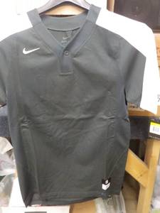 lot 227 image: 5 Nike Dri Fit Tops size Mens S...