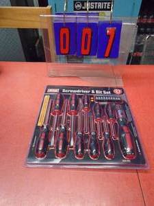 New 21 piece screwdriver & bit set. As shown.