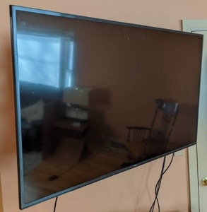 lot 3 image: Samsung 56-Inch 4K Ultra HD Smart TV