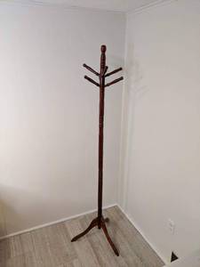 lot 42 image: Classic Wooden Coat Rack Stand