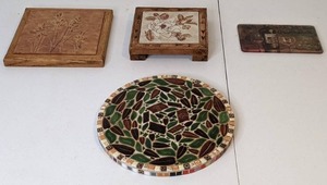 lot 68 image: Set of (4) Decorative Hot Pads