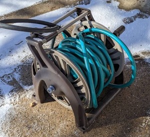 lot 94 image: Hose Reel w Hose