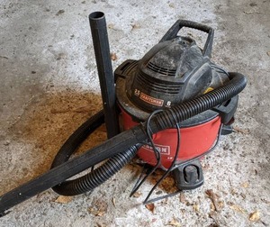 lot 99 image: Craftsman 2.5 H.P. 6 Gallon Shop Vac