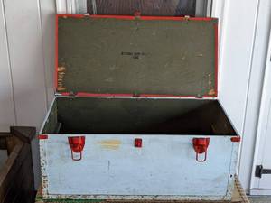 lot 113 image: Vintage Bettinger 1942 Military Footlocker