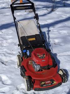 lot 2 image: TORO Recycler 22-inch 163cc Variable Speed Lawn Mower