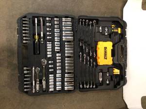 Mechanics Tool Set (142-Piece)  by Dewalt Customer Returns See Pictures