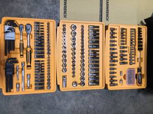 14 in. and 38 in. Drive 90-Tooth Standard and Deep SAEMetric Mechanics Tool Set in 3-Drawer Storage Box (232-Piece) by GEARWRENCH Customer Returns See Pictures