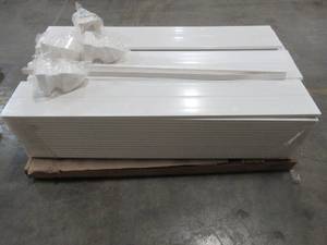 lot 436 image: PALLET OF MISCELLANEOUS WHITE VINYL INTERLOCKING FENCE PANELS AND POST CAPS (MISSING TOP & BOTTOM RAILS)