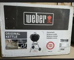 lot 18 image: Weber 18 in. Original Kettle Charcoal Grill in Black - NEW