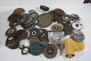 lot 238 image: Assorted Grinding Discs and Brushes
