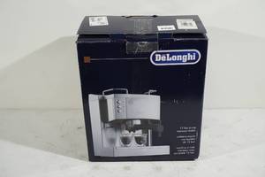 lot 8 image: DeLonghi 1.5 Bar Pump Espresso Maker