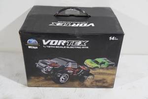lot 34 image: CIS Vortex 118 Scale Electric Buggy - Green