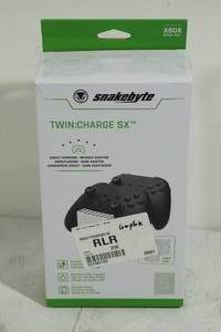 lot 37 image: Snakebyte Twin Charge SX XBOX One Charge Station